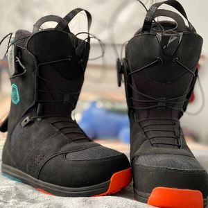 Solomon Ivy Snowboard Boots Women Size 8